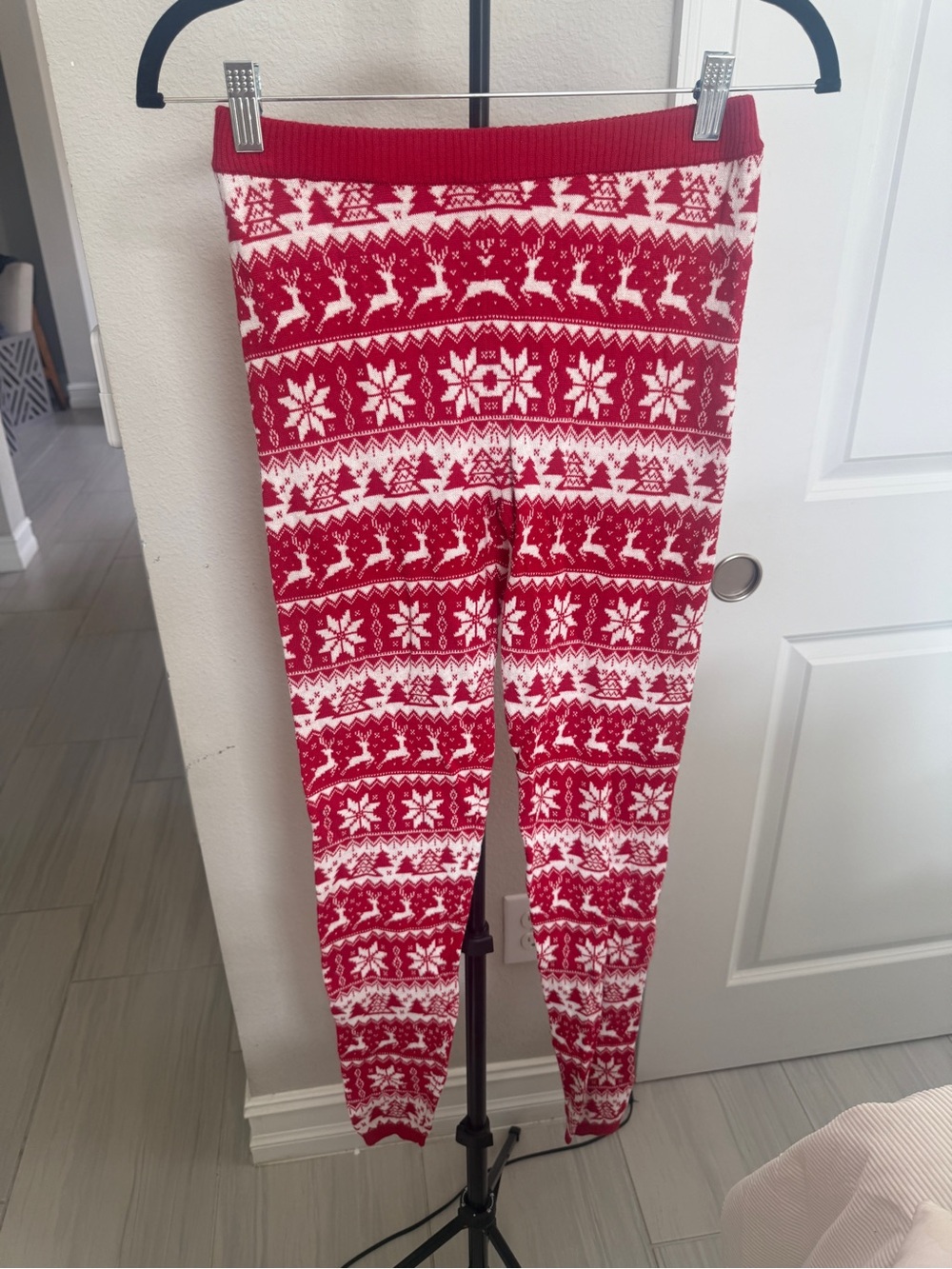 Mossimo Supply Co. Red and White Holiday Knit Pajama Leggings